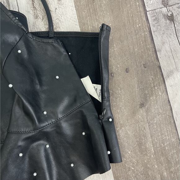 DO+BE Pearl-Studded Crop Top Black Faux Leather Ruffle Hem Y2K Whimsigoth Sz M - Picture 8 of 13